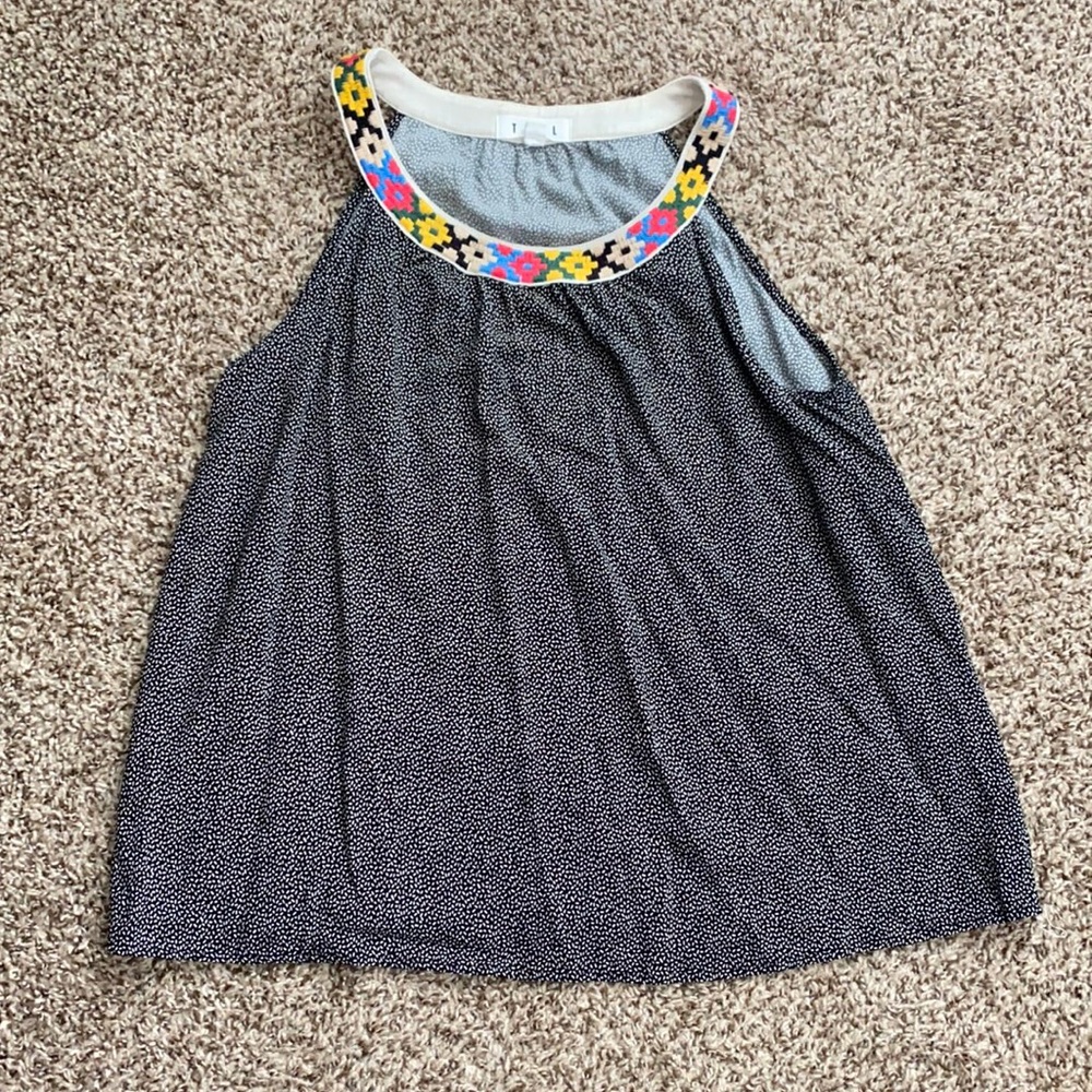 Embroidered collar tank